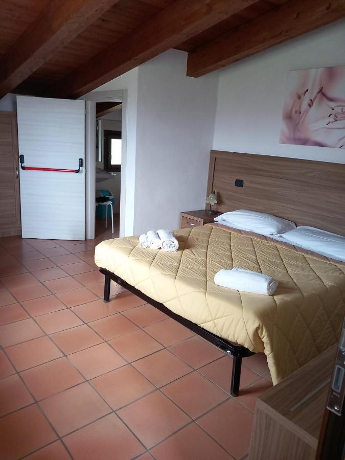 Agriturismo L'Ulivo Padula Exterior foto