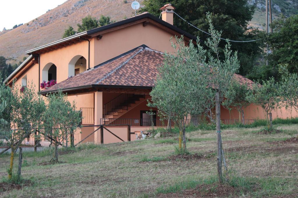 Agriturismo L'Ulivo Padula Exterior foto
