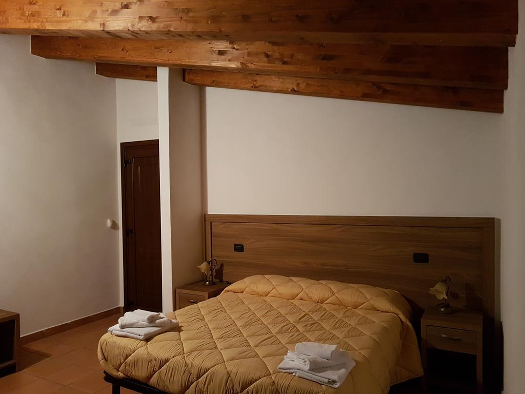 Agriturismo L'Ulivo Padula Exterior foto